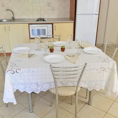 Aparthotel Korali Almiropótamos