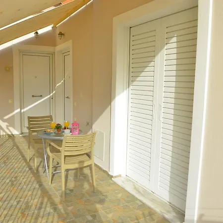 Korali Aparthotel Almiropótamos