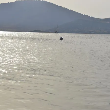 Ξενοδοχείο με διαμερίσματα Corali Georgiou Αλμυροπόταμος